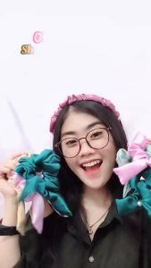 SCRUNCHIE VELVET MEDIUM - Ikat Rambut Velvet Premium Semi Kilap Lembut Kuncir Cemol Jilbab Kunciran aksesoris hijab murah