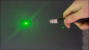 NEW Laser Pointer 303 Original High Power Laser Hijau jarak jauh 5MW Pengajaran Berkualitas Tinggi Siswa Belajar Laser Pointer