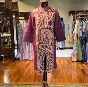 Tunik Zipper Viscos by Dian Pelangi LIMITED EDITION Blouse Baju Atasan Kemeja Blus Outfit Kerja Kantor Pesta Pernikahan Kondangan Lebaran Formal Wanita Hijaber Cantik Anggun Modis Modern Simple Elegan Mewah Model Korea Terbaru Motif Pop Batik Kekinian