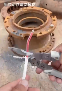 Kìm tuốt dây đa năng 12 trong 1 kềm cắt và bấm đầu cos tách vỏ dây tiện lợi bằng thép không gỉ.