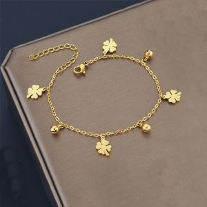 Lắc chân nữ titan không đen gỉ mặt cỏ bốn lá may mắn gắn chuông cá tính