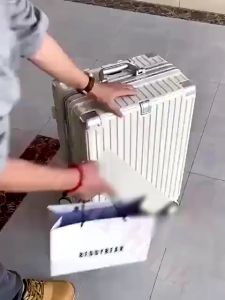 🚀Ready stock🚀Aluminum frame multifunctional suitcase with USB charging aluminum frame suitcase行李箱