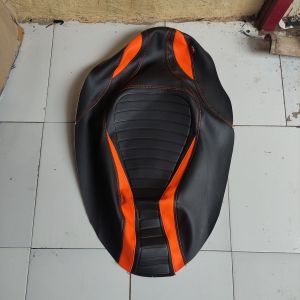 Cover Jok Motor Langsung Pasang Tanpa Staples Model Lippan