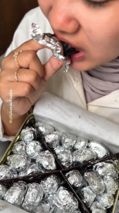 Monderlate - Dark Chocolate Isi Kurma & Roasted Almond (100% Zero Sugar Chocolate)