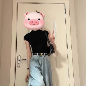 เสื้อยืดแขนสั้นผ้าไหมน้ำแข็งถักสีดำสำหรับผู้หญิงในช่วงฤดูร้อน เสื้อแขนสั้นทรงเข้ารูป คอปกสูง ทรงเข้ารูป เสื้อผ้าทำงานสไตล์เกาหลี