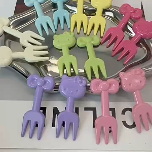 10Pcs Mini Kawaii Animal Cartoon Bow Fork Fruit Snack Cake Dessert