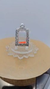 M#389ซุ้ม ตลับพระ/กรอบพระสเตนเลสลายไทย วงใน 1.6*2.1 ซม. ทรงสี่เหลี่ยมเล็กเช่น หมากคำข้าวหรือใกล้เคียง เป็นต้น **ขนาดที่ใส่สวย 1.3*1.8 ซม**