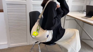 New Nylon Zipper Small Tote Dumpling Bag Student Literary One-shoulder Messenger Pocket Bag Flower Badge Not Included