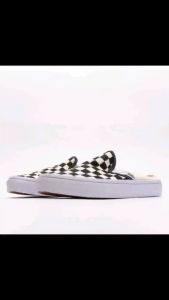 Sandal Flat Kasual Pria Wanita Terbaru 2024 Selop Karet Lentur Empuk Anti Selip Nyaman Dikaki