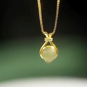 18K Saudi Gold Nasasangla 100% Original Necklace for Women Pawnable Hetian Jade Pendant Bringing Wealth and Good Luck Lucky Necklace Womens Light Luxury Temperament Clavicle Chain Fashion Jewellery Sets Hypoallergenic