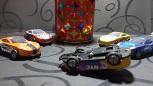 Xe Dây Cót Nhào Lộn 1 Cú Chạm Đồ Chơi Xe Ôtô Mini 9cm Bộ Sưu Tập Xe Đua Bật (Ngẫu Nhiên) 02167