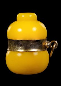 น้ำเต้าดูดทรัพย์หลวงพ่อสดแท้จากวัดปากน้ำ รุ่น 2 ปี๒๕๑๔นิยม สีเหลืองสว่างเรืองรอง เลี่ยมทองคำแทั