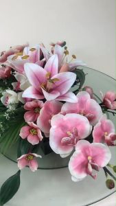 ดอกไม้ประดิษฐ์โทนสีชมพู | ทรงเตี้ยแนวนอน | ดอกไม้ประดับโพเดียม | ดอกไม้ปลอมตกแต่งสถานที่