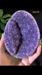 一颗全绿幽灵环绕的紫水晶龙蛋🔮 Amethyst Dragon Eggs🔮 寓意尊贵旺宅气🏠 好能量聚集、贵人事业运会越来越旺盛🔥