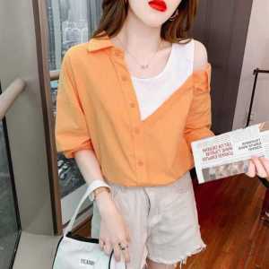เสื้อเชิ้ตแขนสั้นเปิดไหล่สำหรับผู้หญิง ดีไซน์เก๋ไก๋ หลวมๆ ฤดูร้อน 2025 เสื้อตัวบนสองชิ้นปลอมที่หรูหรา เสื้อเชิ้ตผู้หญิงสไตล์เกาหลี