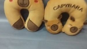 Bantal Leher Capybara Tali Kancing Headrest Kapibara Penyanggah Leher