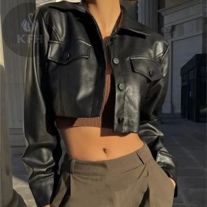 Jaket Wanita Crop Top Women Croped Jaket Crop Wanita Jaket Pendek Kulit Sintetis Kerah Turn-down PU Leathers Aksen Kancing Kasual Streetwear Grunge 2024