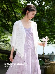 3COLOUR·S | Chinese Style Lace Embroidered Fringe Shawl