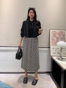 AMMIN 2025 Spring and autumn new fashion elastic high-waisted A-line skirt female Korean style r geometric print slit design mid-length skirt