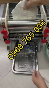 Máy làm bánh canh máy cắt sợi mì tươi chạy điện - Máy cán bột cắt sợi