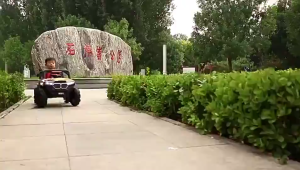 Childrens Electric Jeep Off-road Four-wheel Drive vehicle 1-8 Years Old Childrens Electric Toy Car
