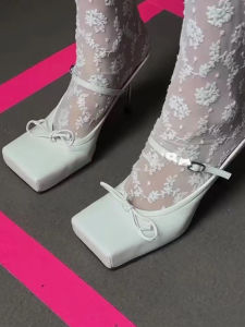 Giày Cao Gót Nhún Bèo Màu Trắng Đầu Vuông Cho Nữ Giày Cao Gót Nhún Mùa Thu Đông Mới Giày Cao Gót Đơn Đế Cao Su Giày Thường Ngày