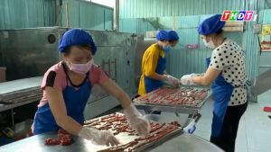 Khô bò nguyên bản Quang Hiển đồ ăn vặt đạm đà hương vị tự nhiên thom ngon khó cưỡng Thức Ăn Food Snack hộp 100gr