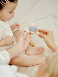 พับได้และปรับความสูงได้ ที่ยืนอาบน้ำเด็ก อุปกรณ์ช่วยยืนอาบน้ำเด็ก สบายเด็กยืนสนับสนุนสําหรับทารกแรกเกิดทารก0-6เดือ