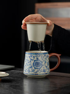 Blue-and-White Ceramic Tea Cup with Lid Yuzhou Ceramics Office Use Tea Brewing Cup Home Use Filter Tea Water Separation Cup