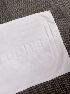 พรมเช็ดเท้าห้องน้ำกันลื่น ผ้าฝ้าย100% ขนาด 45*70CM ดีไซน์ Welcome สีขาว