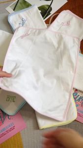 Set 5 Cái Tấm Lót Chống Thấm 2 Lớp Viền Vải JOU 33x40 cm - 1 Mặt Khăn Lông Mềm 1 Mặt Ni Lông chống thấm nước - Miếng lót thay tã