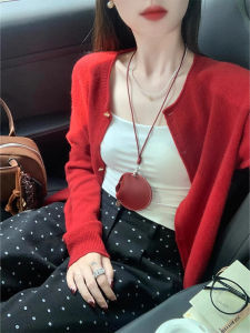 เสื้อคาร์ดิแกนถักแขนยาวสีแดงสไตล์ย้อนยุคสำหรับผู้หญิง ฤดูใบไม้ผลิและฤดูใบไม้ร่วง เสื้อคลุมสั้นเนื้อนุ่ม สไตล์สตรีท แขนยาว เสื้อคลุมคาร์ดิแกน