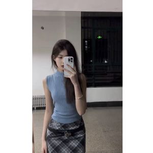 เสื้อกั๊กแขนกุดคอวีไหมน้ำแข็งสีน้ำเงินสไตล์ฝรั่งเศสสำหรับผู้หญิงในฤดูร้อน ทรงเข้ารูป แขนกุด คอวี แขนกุด คอวี