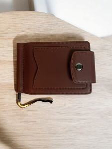 Dompet money clip yang modernd muat 30 uang kertas