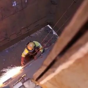 Portable Cordless Angle Grinder Machine Electric Brushless Grinder Industrial Heavy Duty Angle Grinder Grander better Cutting and Grinding Machine Polisher Rechargeable Lithium Battery Power Tool 打磨机电动磨机砂轮机