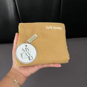 HIJAB SEGI EMPAT PARIS SEMI PREMIUM FULL JAHIT TEPI 110x110CM BY MYFAV.ID