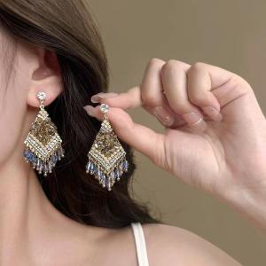 Bohemian Vintage Long Crystal Earrings Fashionable High-End Feeling Face Slimming Rhombus Shape Elegant Jewelry Accessory