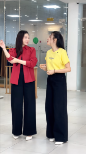 [MUA 2 GIẢM 25K] Quần Jeans nữ dáng ống rộng thân sau phối túi đắp thời trang GUMAC LQJF1108