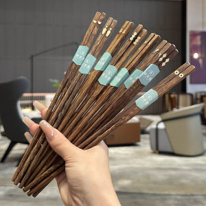 Home Use Chicken Wing Wood Chopsticks Anti Slip Anti Mold Real Wood Chopsticks for One Person Disposable Cartoon Anime Pattern