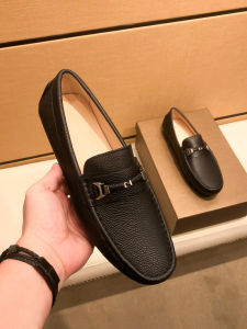 New 2024 Mens Fashionable Bean Shoes Soft Bottom Leather Slip-On Business Casual Shoes Trendy Spring Autumn Seasonal Footwear