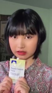 ครีมภูเขา ฟูจิ เฮเซล ครีม สโนว์ มอยเจอร์ไรเซอร์ ครีม 8 ก. (แบบซอง) FUJI HAZEL CREAM SNOW MOISTURISING CREAM 8 G