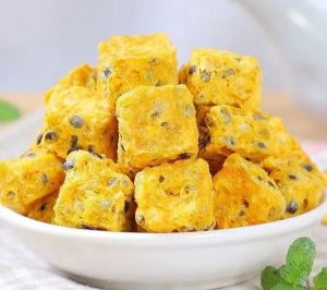 Freeze Dried Passion Fruit Chunks & Cold Brewed Ready-to-Eat Fruit Tea