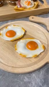 ไข่ดาวมีแม่เหล็กติดตู้เย็นได้ พร็อพไข่ดาว ไข่ดาวปลอม พร็อพตกแต่ง พร็อพถ่ายรูป (มือสอง) ขายเป็นชิ้น