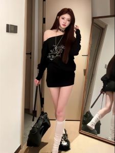 ชุดเดรสยาวสีพื้นแขนยาวคอเฉียงสไตล์เกาหลี ทรงเข้ารูป กระโปรงเข้ารูป เดรสฤดูใบไม้ผลิและฤดูใบไม้ร่วงสำหรับผู้หญิง ชุดเดรสสุดหรูหรา