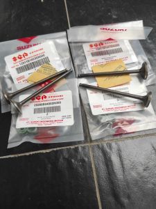 PAYUNG KLEP KLEP SET DAN SEAL KLEP SIL KLEP SUZUKI SATRIA FU ORIGINAL 4 PC