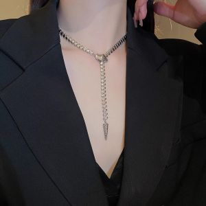 Womens Snake-Shape Necklace Fashionable Decorative Luxury Minimalist High-End Clavicle Chain Jewelry Accessory