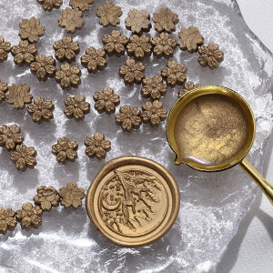 100Pcs/bag Flower Shape Sealing Wax Beads Great for Embellishment of Card EnvelopeWedding InvitationGift Wrapping