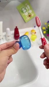 FASHION กล่องเก็บหัวแปรงสีฟัน พกพาและกะทัดรัด ใส กันฝุ่น กล่องเก็บหัวแปรงสีฟันกันน้ํา Toothbrush Head Clip