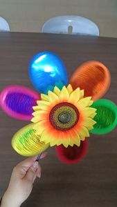 กังหันลมดอกทานตะวัน เส้นผ้านศูนย์กลาง 30 ซม. ของเล่นสำหรับเด็ก ของเล่นกลางแจ้ง ของประดับสวน