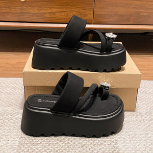 Dép Đế Dày Mùa Hè Mới Cho Nữ Đi Biển Đế Mềm Màu Đen Đính Đá Vuông Hở Mũi Phong Cách Hàn Quốc Thường Ngày